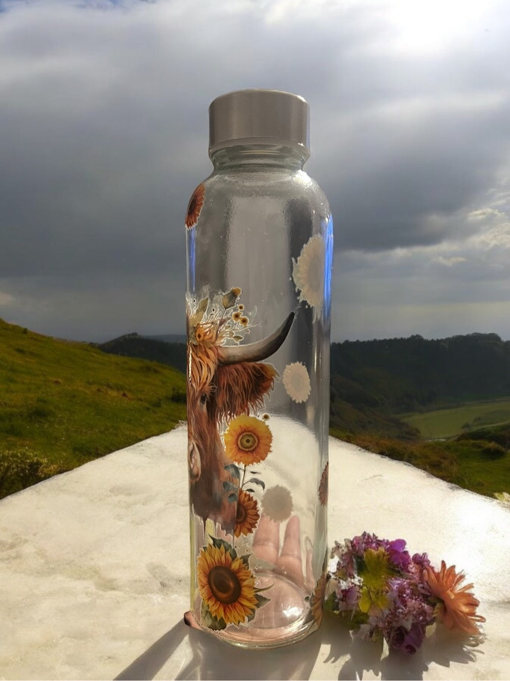 Highland Cow Sunflower Glass Water Bottle - 20oz Eco-Friendly Bottle with Artistic Farm Design"