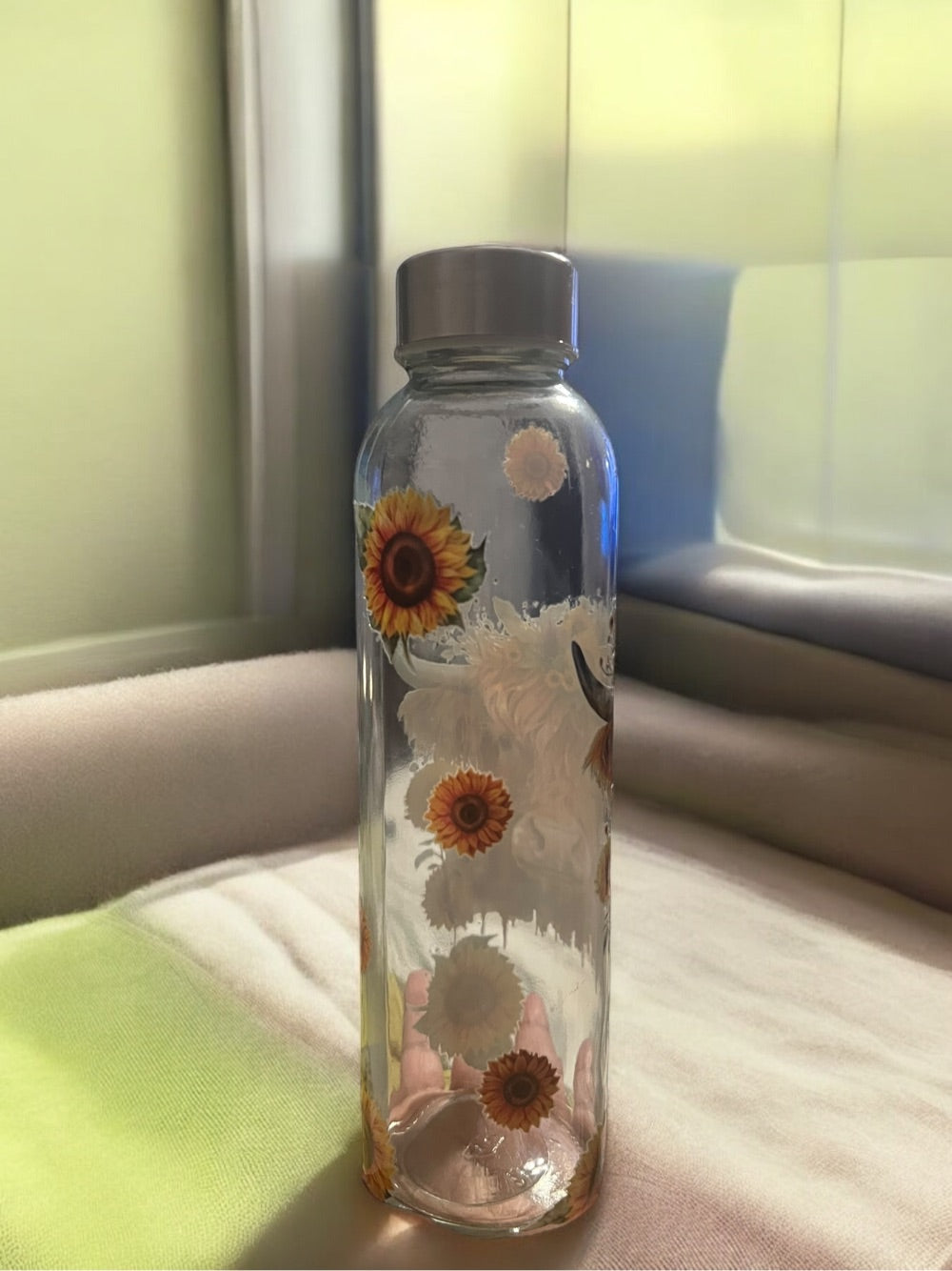 Highland Cow Sunflower Glass Water Bottle - 20oz Eco-Friendly Bottle with Artistic Farm Design"